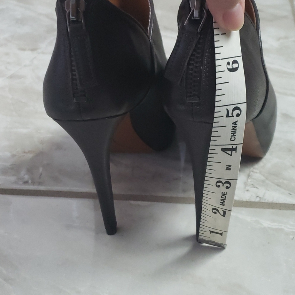 Nine West - Picture 4 of 7